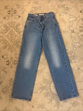 Levi’s Classic Straight-Leg Blue Jeans size 25